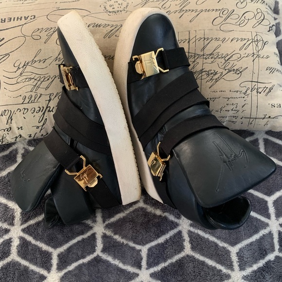 not new but in Good Condition - Picture 1 of 4